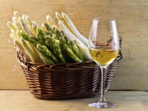 Question piège au sommelier : quel vin servir avec nos asperges ?