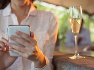 Acheter du champagne sur internet : se méfier des prix d’appel